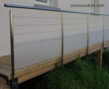 Garde-corps pour terrasse en bois type coursive